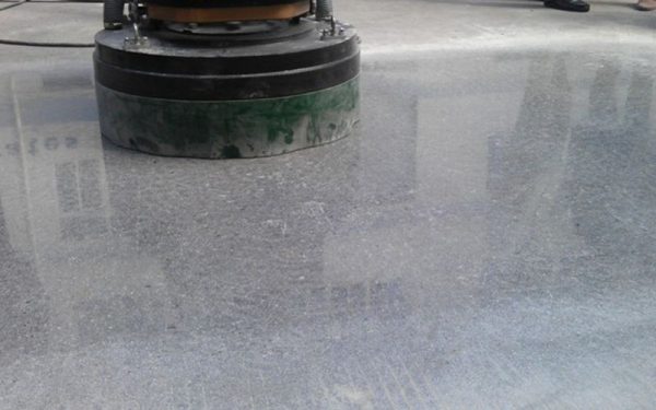 Lợi ích từ phương pháp này sẽ làm cho sàn bê tông đạt độ bằng phẳng, bóng láng, mịn nhẵn
